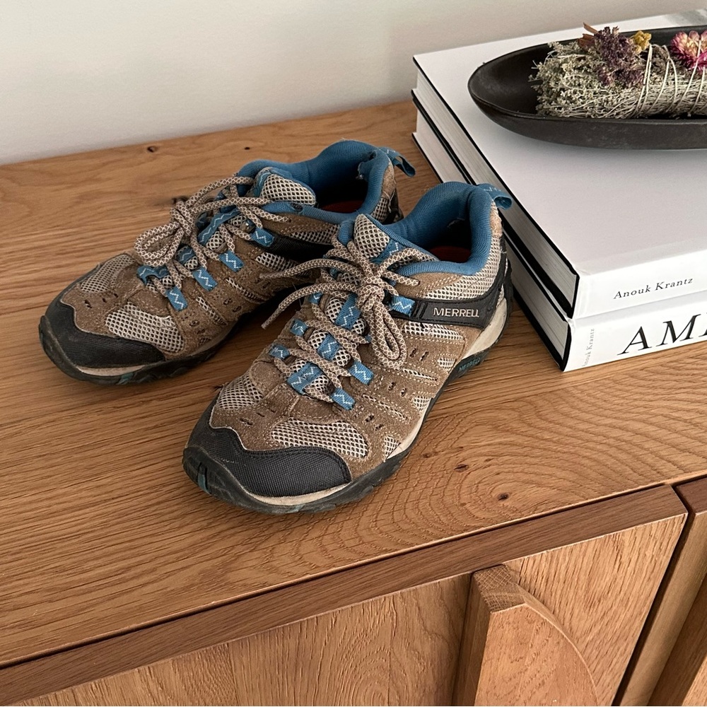 Merrell Low Women’s Hiking Boot